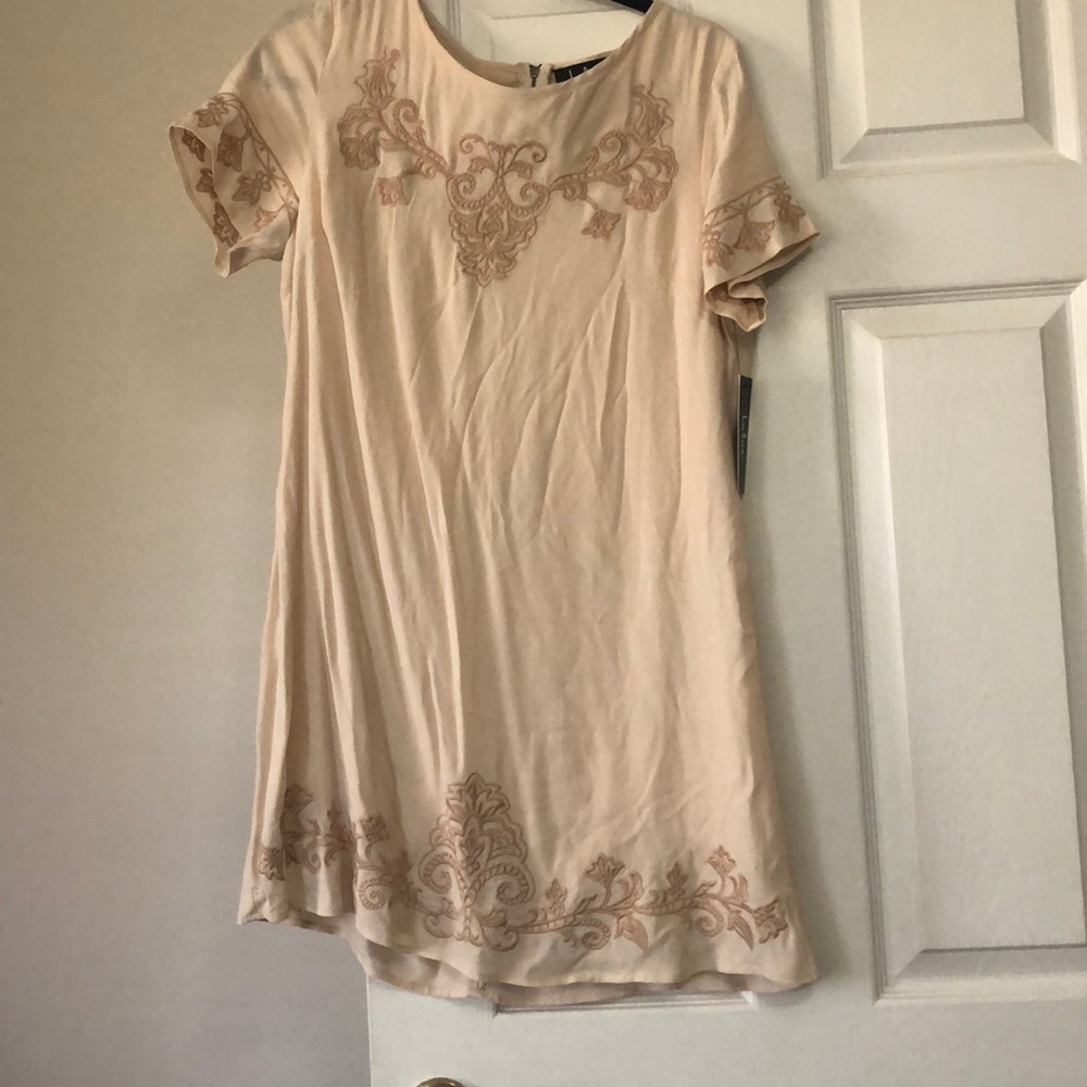 BNWT lulus cream shift dress